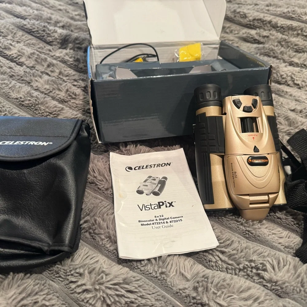 Celestron VistaPix 8x32 Digital Camera Binocular - Black and Cream